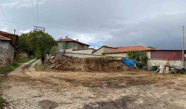 Uşak'ta metruk yapılar yıkılıyor