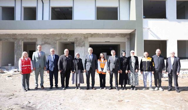 Vali Makas, yapımı tamamlanmak üzere olan okulları inceledi