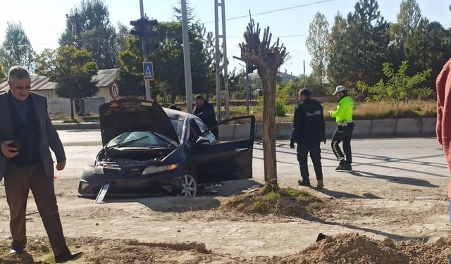 Van'da 1 kişinin öldüğü, 4 kişinin yaralandığı kazanın güvenlik kamerası görüntüleri ortaya çıktı