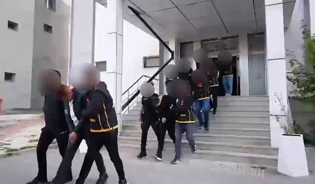 Van'da operasyon: 2.3 milyar TL'lik şüpheli para hareketi tespit edilen 11 kişi tutuklandı
