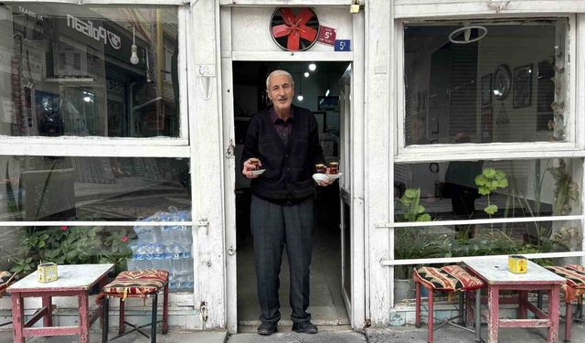 Van'da yıllara meydan okuyan kahvehanede 45 yıllık emek