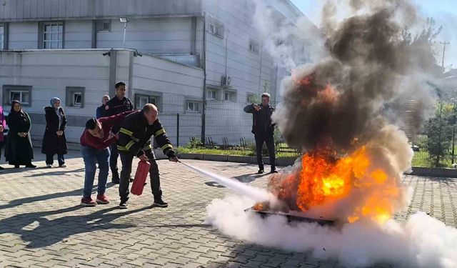 Vezirköprü'de personele yönelik yangın söndürme eğitimi ve tatbikatı