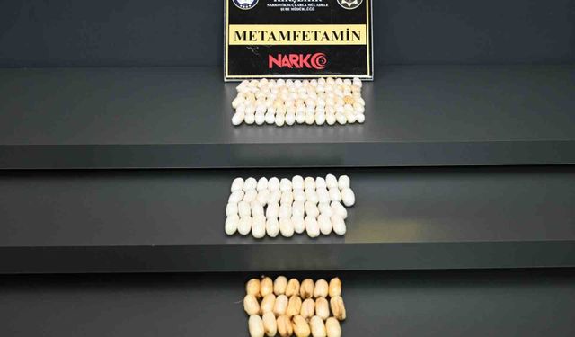 Vücutlarında 1 kilo uyuşturucu taşıyan 3 şüpheli tutuklandı