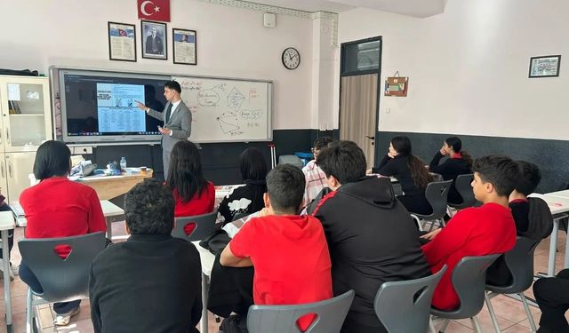 Yalıhüyük'te öğrencilere sınav süreçlerinde motivasyon ve planlama eğitimi verildi