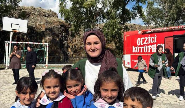 Yeşilay'dan Çerme Köyü'ndeki çocuklara anlamlı ziyaret