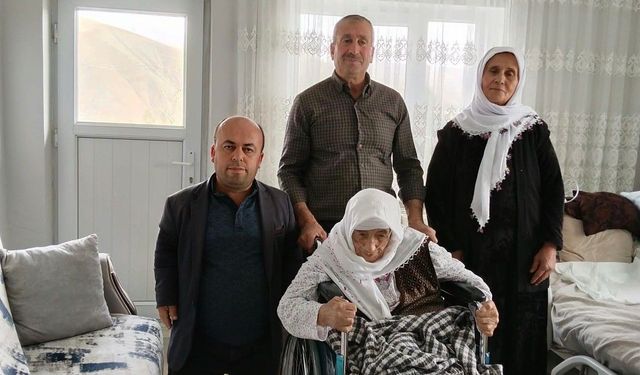 Yüksekova'da yüzleri güldüren yardım: Hatun Teyze tekerlekli sandalyesine kavuştu