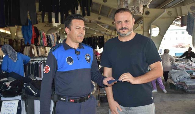 Zabıta ekiplerinin bulduğu 55 bin TL değerindeki takılar sahibine teslim edildi
