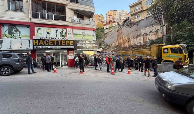 Zonguldak'ta bina çökmesinin ardından tahliyeler sürüyor: 28 daireli apartman boşaltıldı