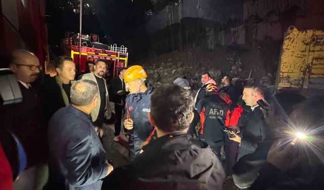 Zonguldak'ta çöken binada yaşlı kadının cansız bedenine ulaşıldı