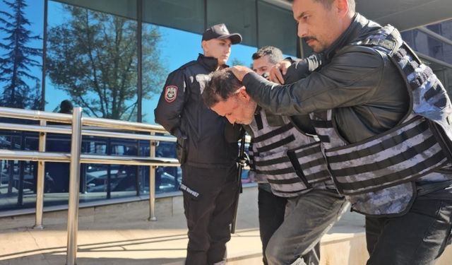 Zonguldak'ta eşini ve ona yardım etmek isteyen genci vuran şüpheli tutuklandı