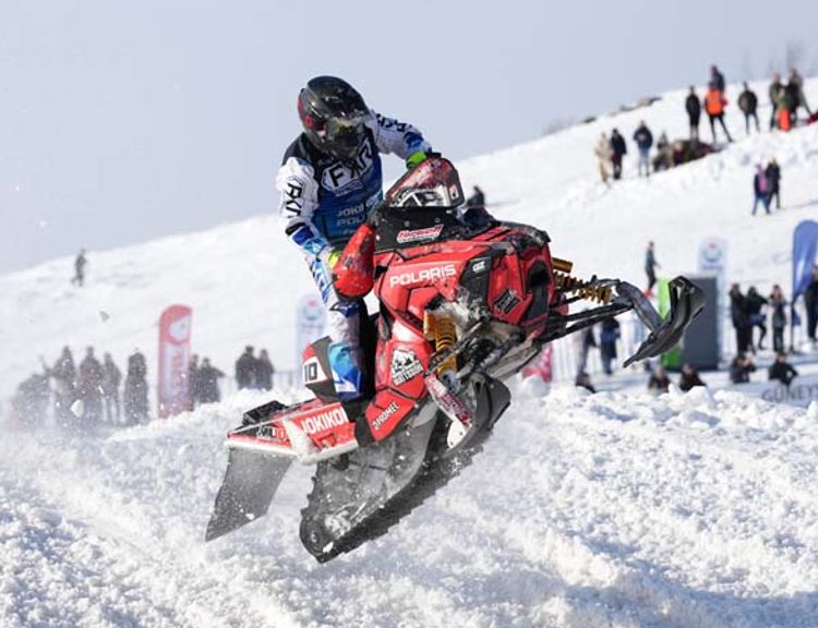 Rize'de adrenalin sis deniziyle buluştu, ortaya görsel şölen çıktı