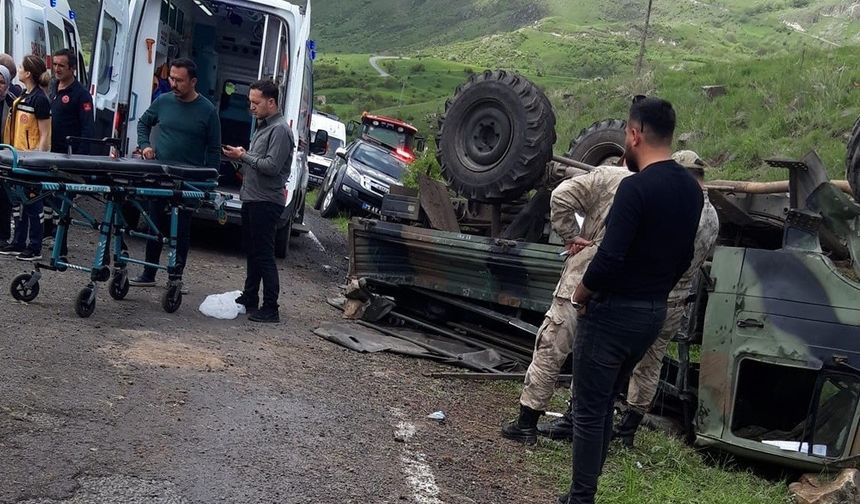 Çıldır’da askeri araç kaza yaptı