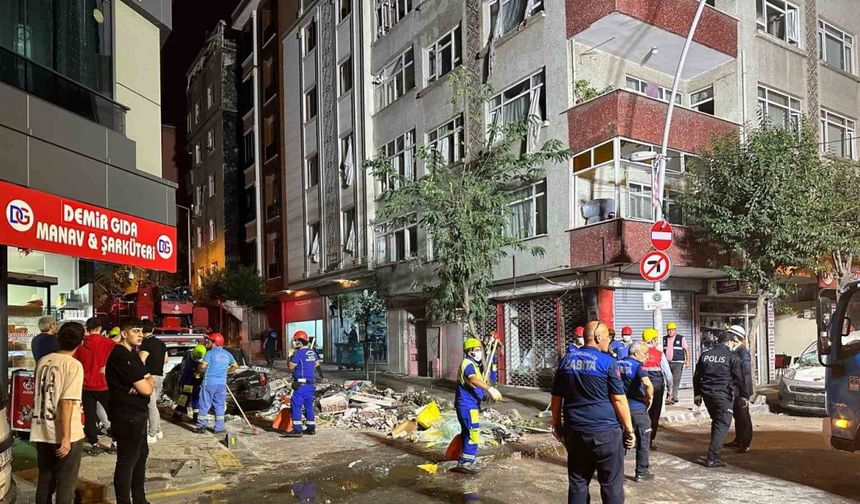 Bahçelievler’de doğalgaz patlaması yaşanan sokak trafiğe açıldı