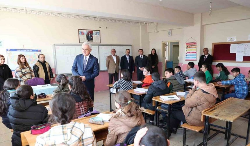 Muş Valisi Çakır, Bulanık’ta incelemelerde bulundu