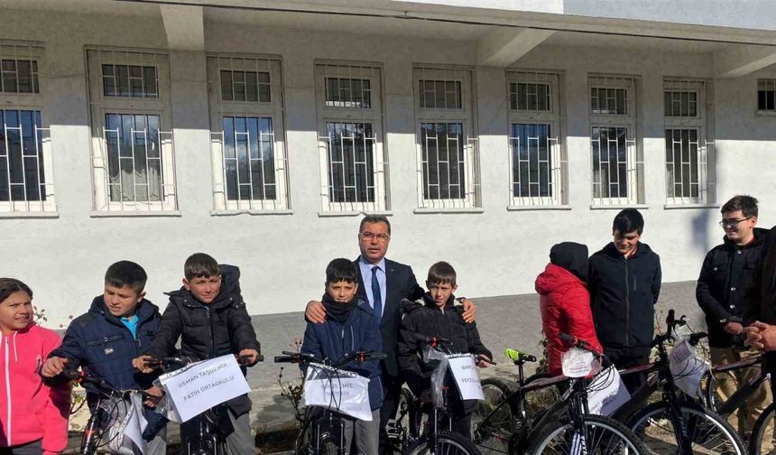 Sorgun’da 60 öğrenciye bisiklet hediye edildi