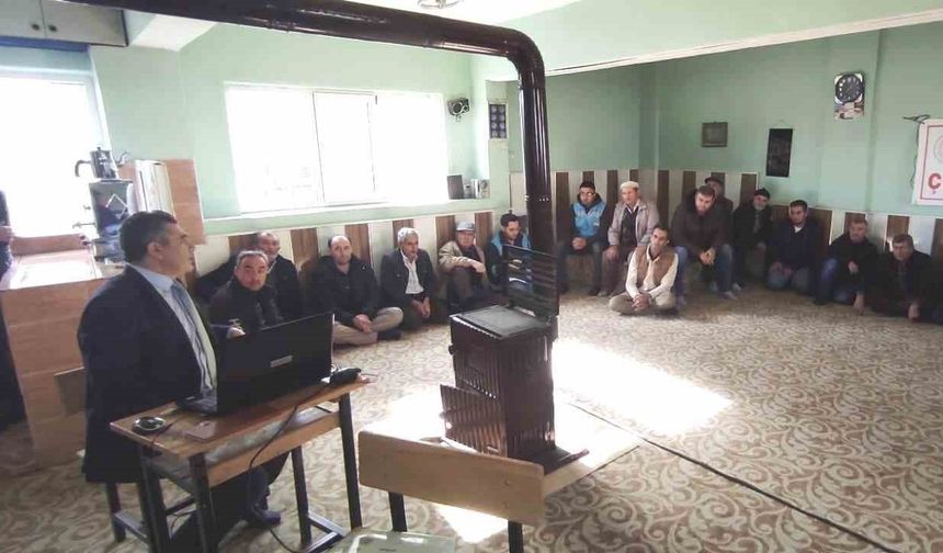 Altıntaş Akçaköy’de çiftçi eğitim ve istişare toplantısı