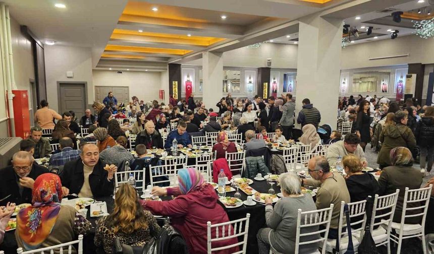 Bandırma Belediyesi özel bireylere kahvaltı verdi