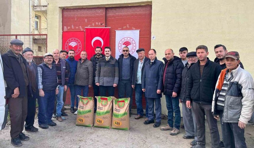 Çavdarhisar’da 401çiftçiye yüzde 50 hibeli 60 ton buğday tohumu dağıtıldı
