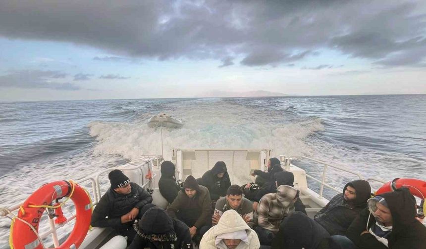 Datça’da 14 düzensiz göçmen kurtarıldı