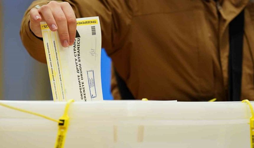 Bosnalı Sırplar, entite başkanını seçmek için sandık başında