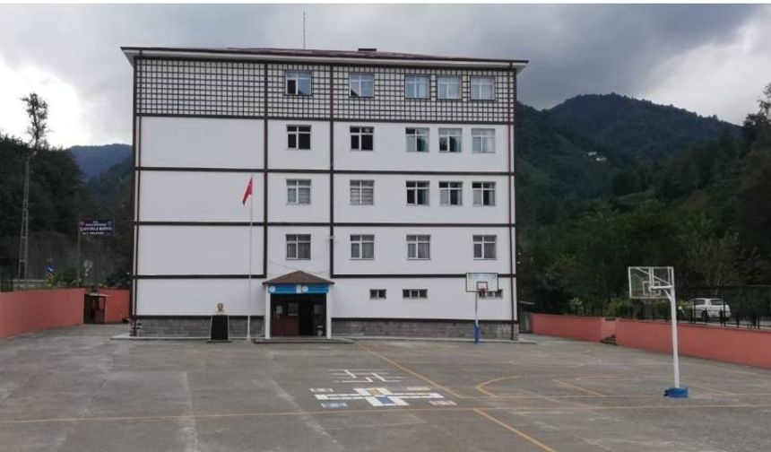 Rize'de 8 okula " Mavi Yeşil Belge" verildi