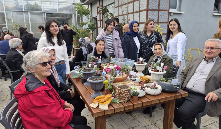 Yıllarca Öğrenci Yeşerttiler, Şimdi Doğayı Yeşertiyorlar