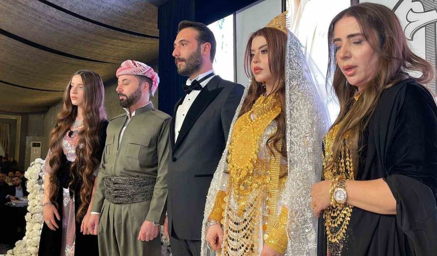 Şanlıurfa’da aşiret düğününde geline kilolarca altın takıldı