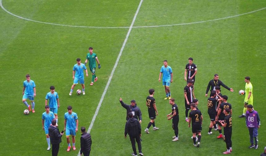 Yeni Malatyaspor sahaya 7 oyuncu ile çıktı, maç oynanmadı