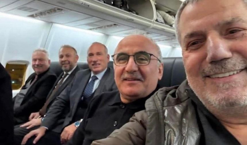 Rize'nin siyasi rakiplerinden uçak selfisi