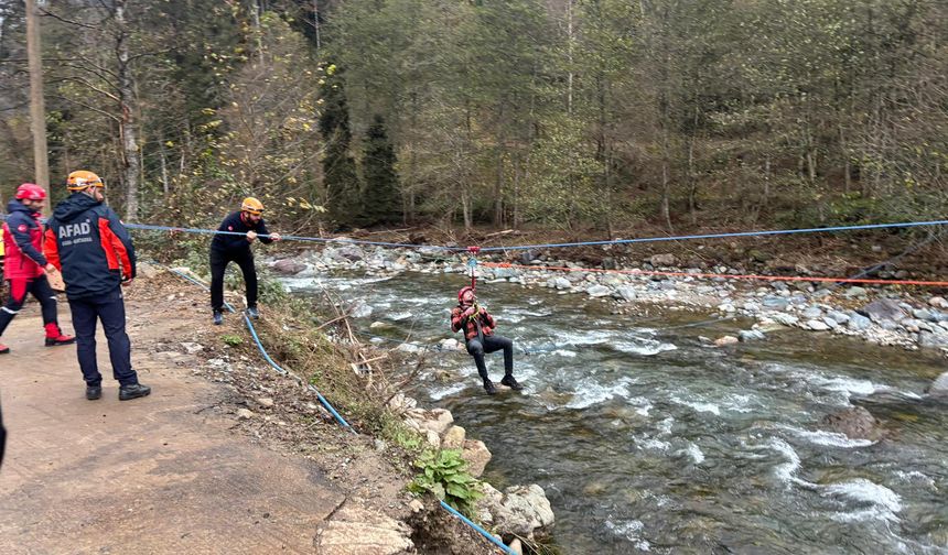 Rize'de Havai Hatla Tahliye Tatbikatı