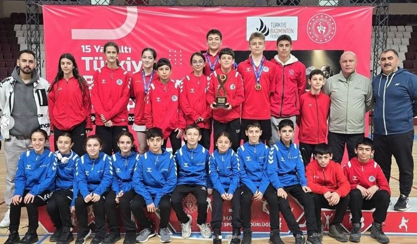 Badminton'da Erzincan rüzgârı: 3 şampiyonluk, 1 ikincilik
