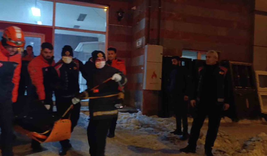 Kars'ta asansör boşluğuna düşen bir kişi hayatını kaybetti