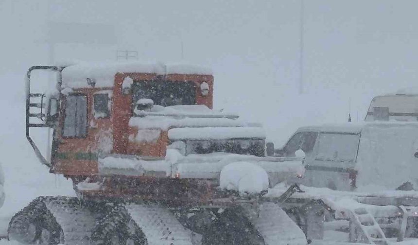 ABD'de çığ kayakçıları yuttu: 10 kayıp