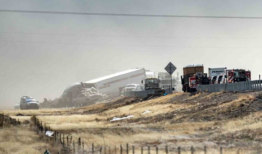 ABD'de kum fırtınası zincirleme kazaya yol açtı: 4 ölü, 29 yaralı