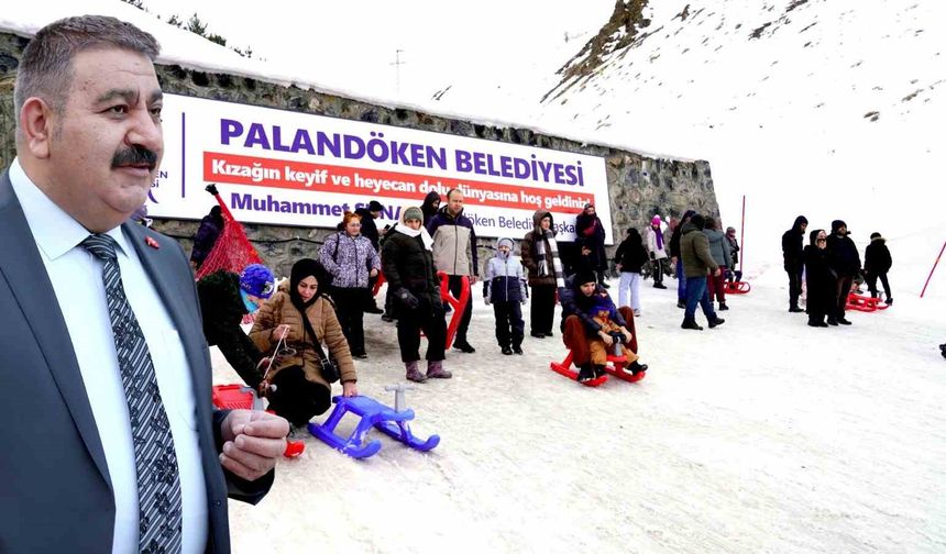 Palandöken Belediyesi'nden renk katan kızak keyfi