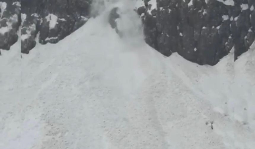 Şırnak'ta çığ düşme anı kamerada