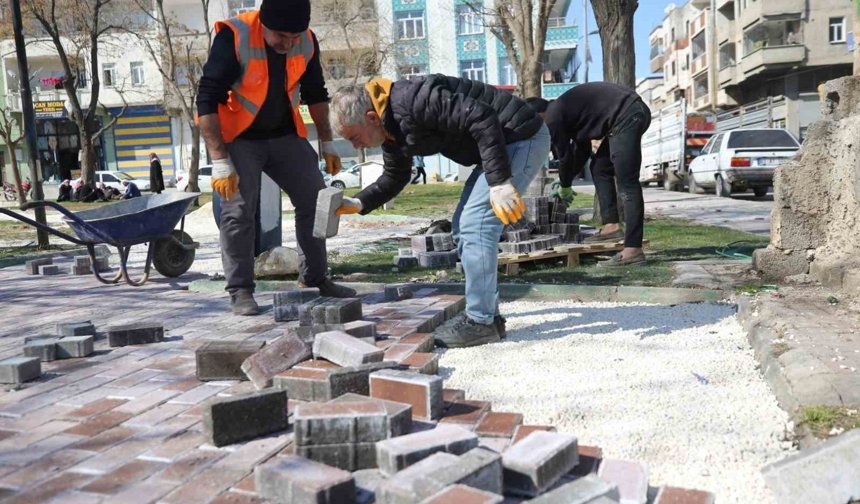 Eyyübiye'de yol ve parklar yenileniyor