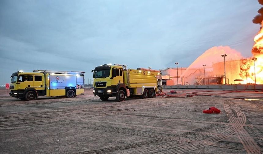 İran, Bahreyn'de yakıt tanklarını vurdu