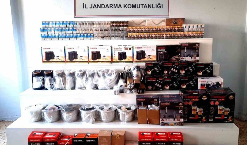 Şanlıurfa'da 5 bin 700 paket gümrük kaçağı sigara ele geçirildi