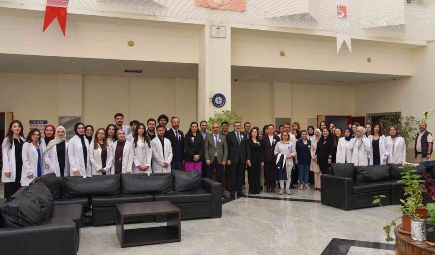 BŞEÜ'de Beyaz Önlük Giyme Töreni coşkuyla gerçekleşti