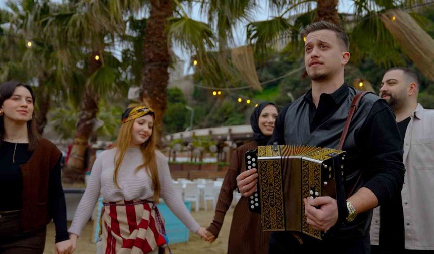 Karadeniz horonu modern dokunuşlarla yeniden yorumlandı