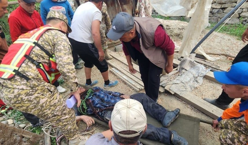 Kırgızistan'da 65 yaşındaki adam 18 metre derinliğindeki kuyuda 16 gün mahsur kaldı
