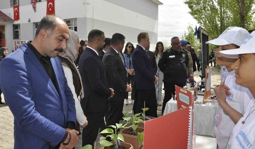Muş Bulanık'ta, Bilim ve Sanat Şöleni! cumhuriyet ilk ve ortaokulunda bilim ve sanat soleni duzenlendi