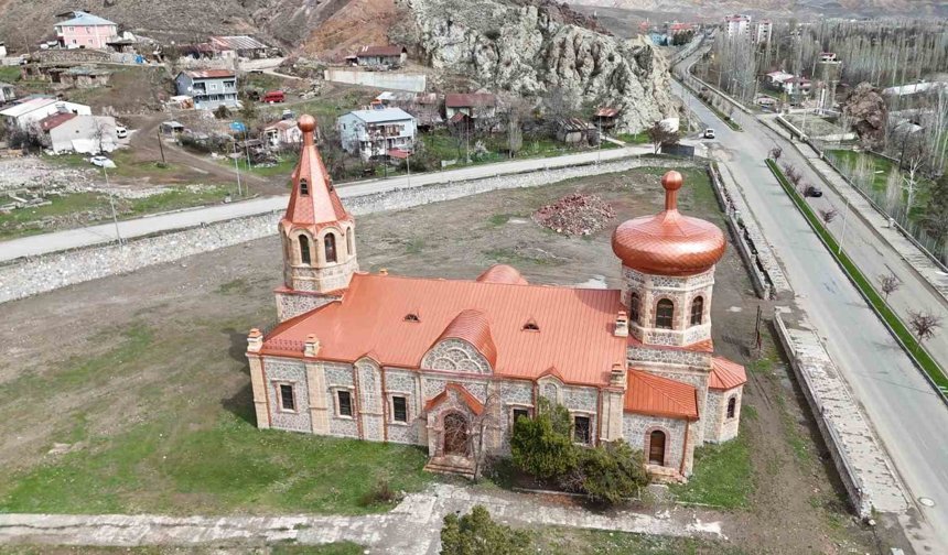 Oltu'da tarihi Rus Kilisesi'nin bir bölümü kütüphane ve kitap kafe olacak