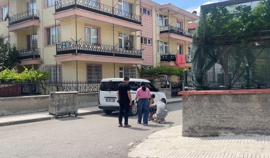 Çorum'da genç kadın tartıştığı anne ve babasını bıçakla rehin aldı