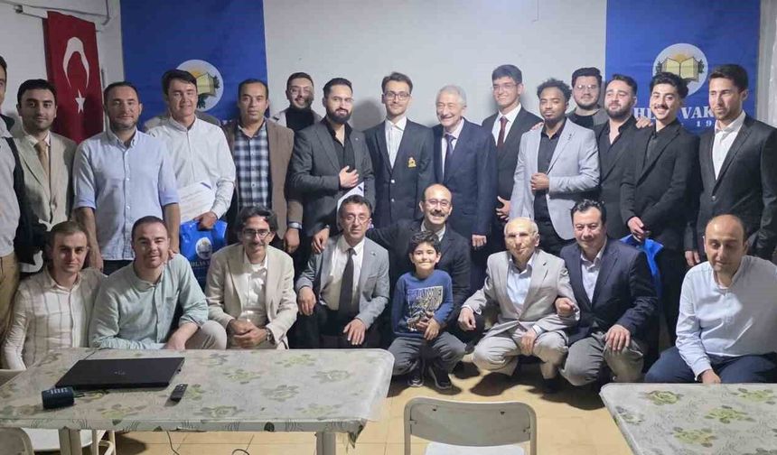 İhlas Vakfı Kütahya Huzur Erkek Öğrenci Yurdu'nda mezuniyet heyecanı