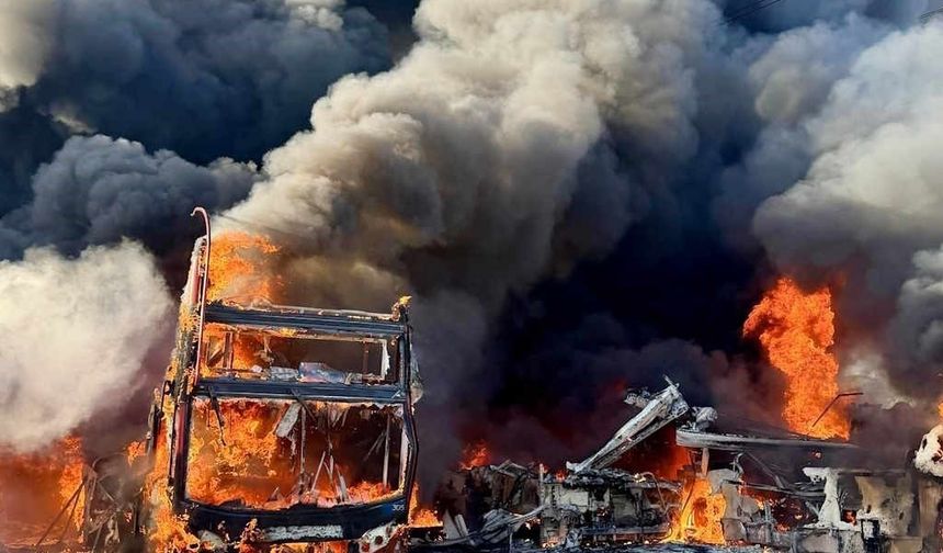 İngiltere'de 36 adet çift katlı otobüsün kullanılamaz hale geldiği yangında 'kundaklama' şüphesi