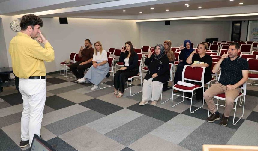 Talas Belediyesi personeline işaret dili eğitimi