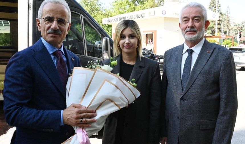 Bakan Uraloğlu: 'Milli elektrikli trenin seri üretimine yıl sonu itibarıyla başlayacağız'