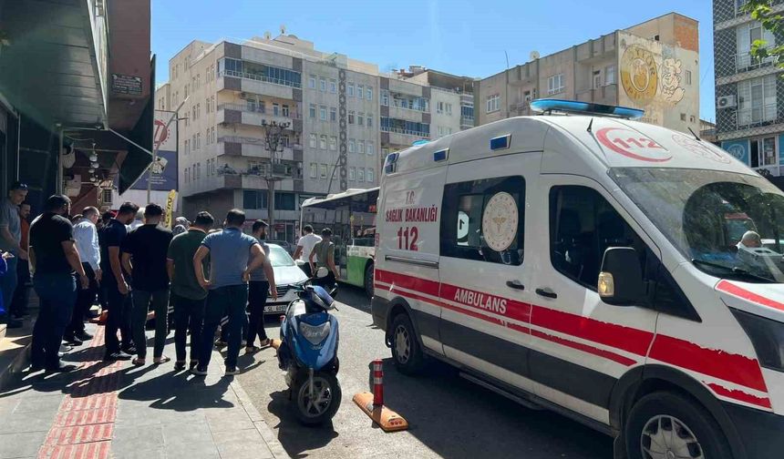 Batman'da belediye otobüsü ile motosiklet çarpıştı: 1 yaralı
